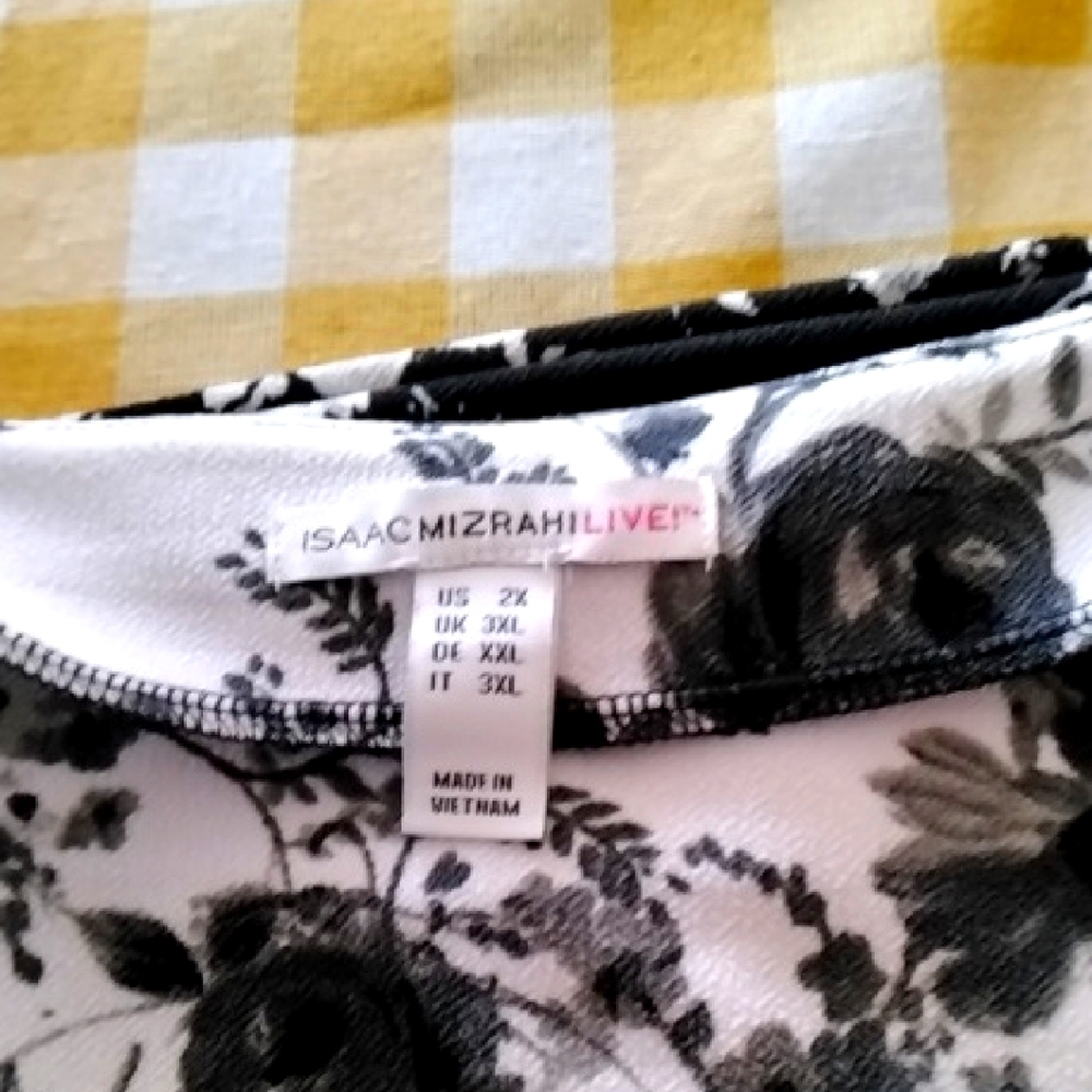 Isaac Mizrahi Black and White Mandarin Collar Blouse